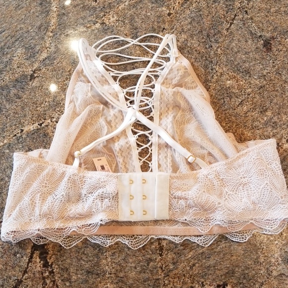 Victoria's Secret VERY SEXY unlined bralette - Picture 5 of 6